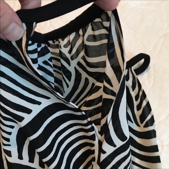 Old Navy , Cold Shoulder , XL - Picture 5 of 8